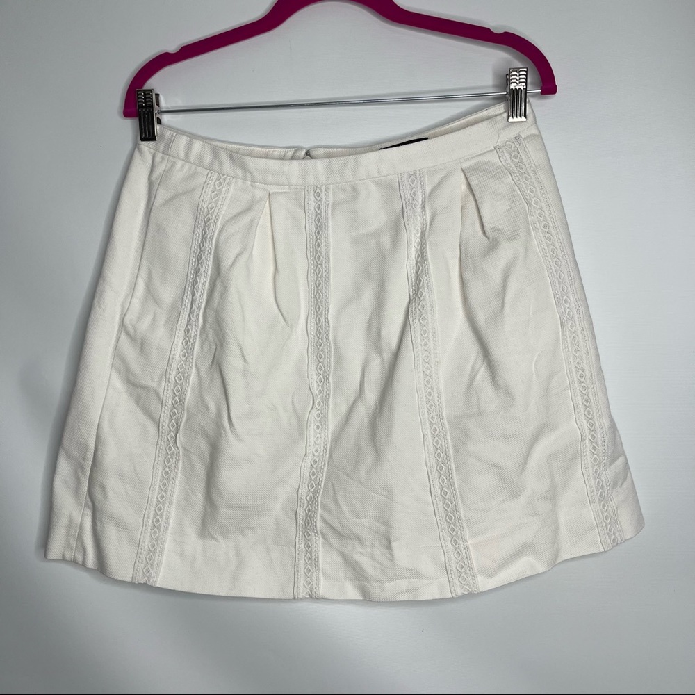 6) J.Crew Embroidered White Mini Skirt Size 10 - Picture 2 of 8